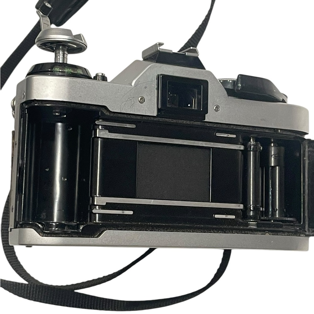 Canon AE-1 Program Silver and Black Camera - Picture 10 of 11